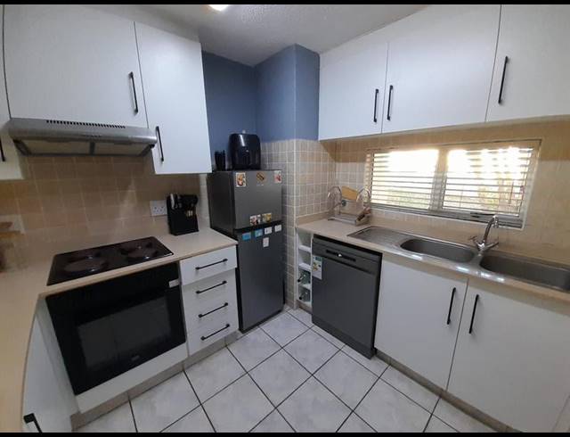 2 BEDROOM APARTMENT FOR SALE IN UVONGO BEACH